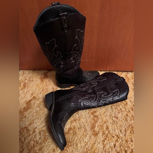 Fall / Winter Cowboy Boots - Picture 5 of 6